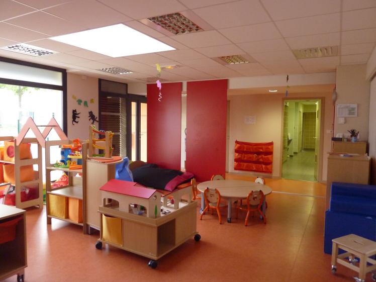 Salle de vie des grands de l'univers de l'enfant