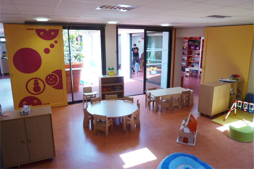 Salle de vie des petits de l'univers de l'enfant
