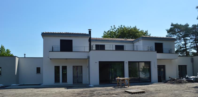 LA FACADE SUR JARDIN
