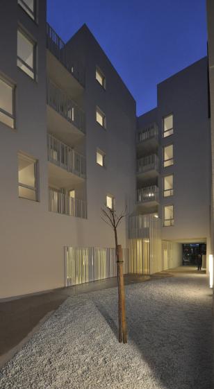 18 logements sociaux - Façade sur cour