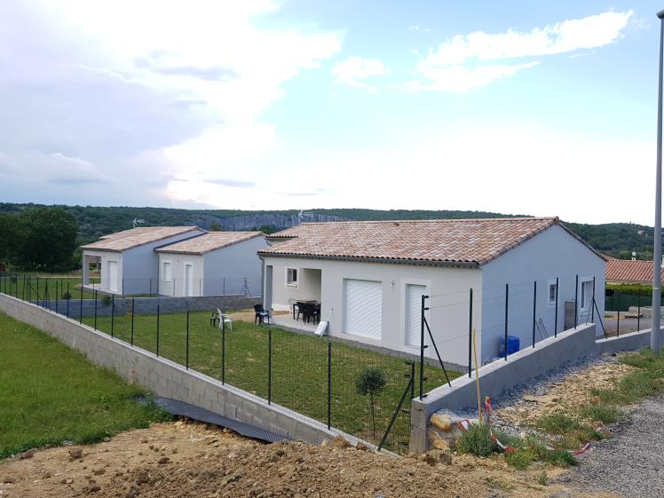 2 Maisons Locatives à PRADONS 07