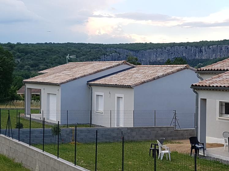 2 Maisons Locatives à PRADONS 07