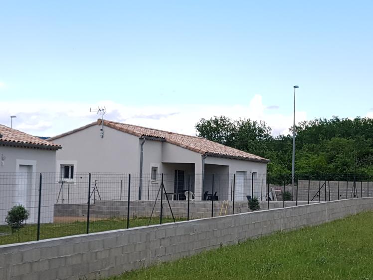 2 Maisons Locatives à PRADONS 07