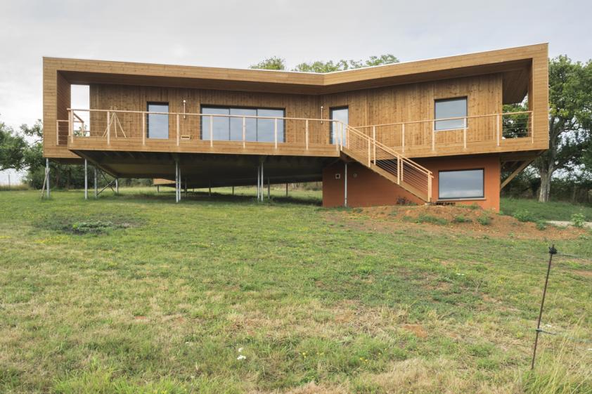 Maison bioclimatique sur pilotis