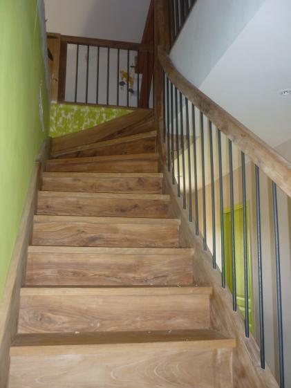 escalier_bois_.jpg