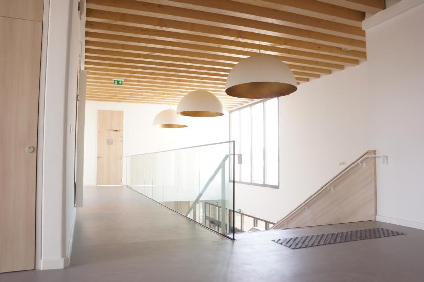 Vue sur le hall de l'école élémentaire