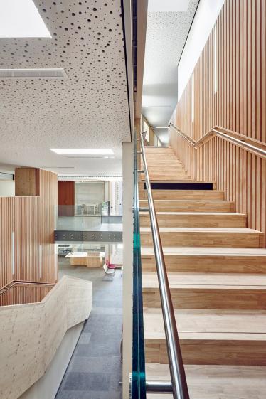 07_grabels_hall_et_acces_c_jbryon_copie.jpg