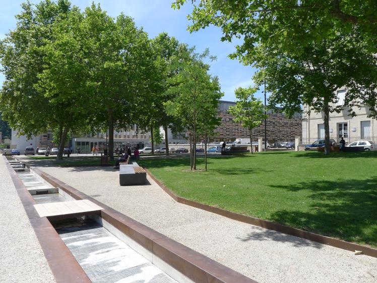 Le canal - Place Bergon