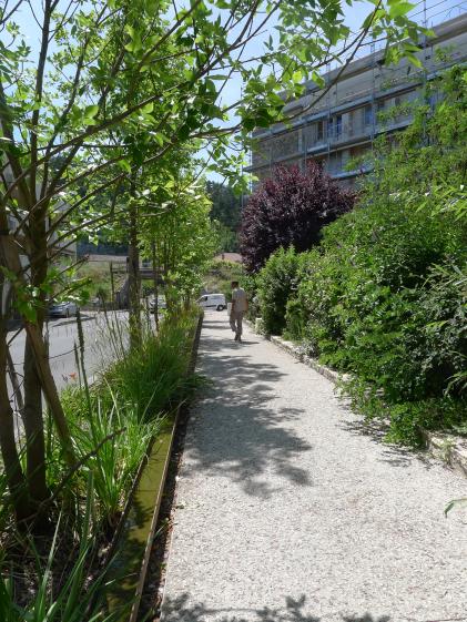 Le trait d'union .... promenade
