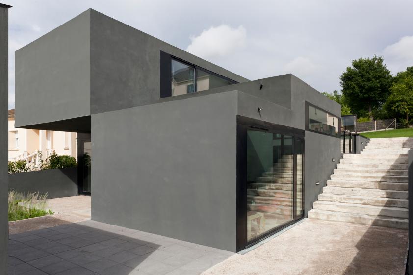 Maison individuelle ouverte sur l'intérieur