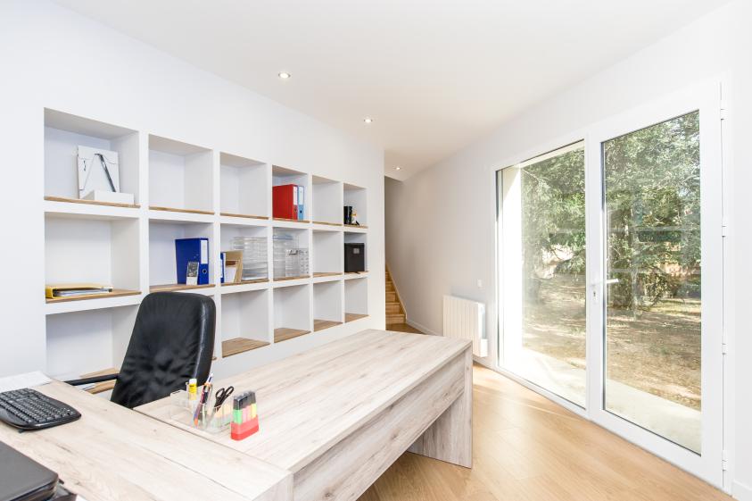 Espace Bureau-Bibliothèque intégrée