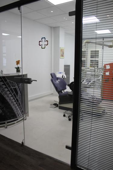 12_salle_chaise_dentaire.jpg