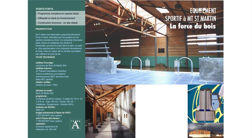 2 SALLES DE SPORTS ET UNE TRIBUNE DANS UN PARC
