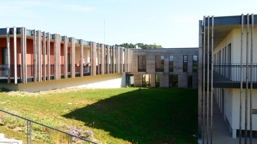 Coursive extérieure d'une unité de vie