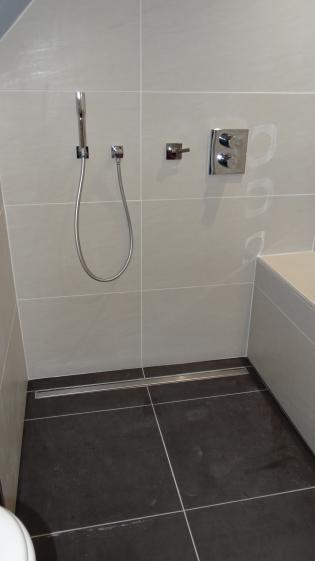 Vue de l'espace douche (après travaux)