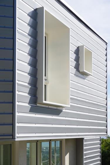 005_lau_facade.jpg