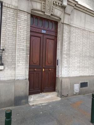 remise en état porte d'entrée immeuble