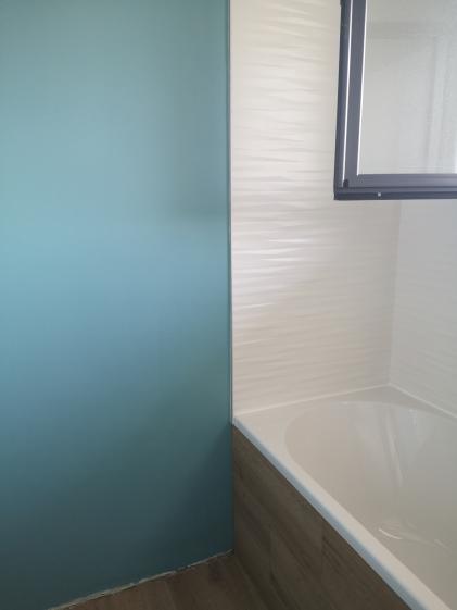Les travaux en cours de finition : la salle de bains