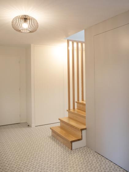 Aménagement de l'entrée et de l'escalier