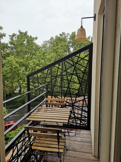 Le balcon sur le jardin