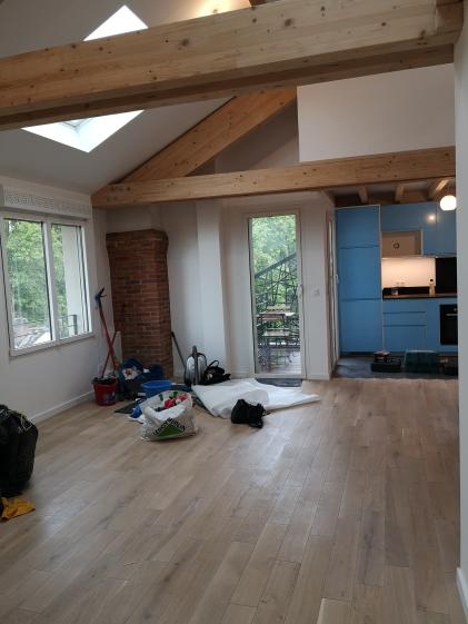 Le salon en cours de finition