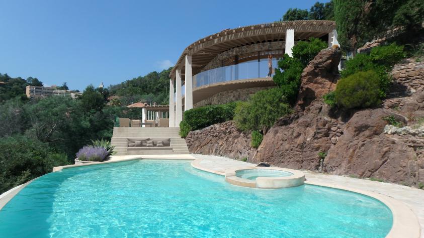 vue_depuis_piscine_3.jpg