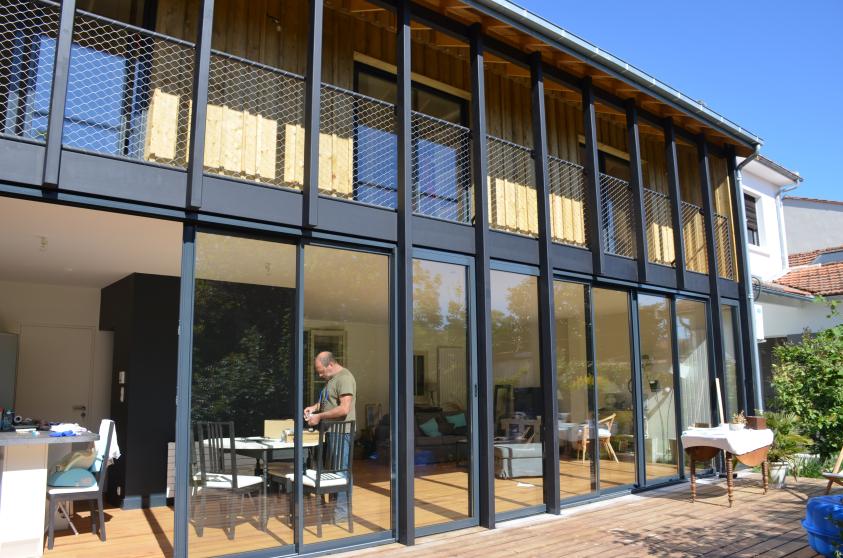 Façade sur jardin soleil du matin