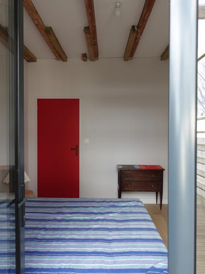 Chambre donnant sur la terrasse (2)