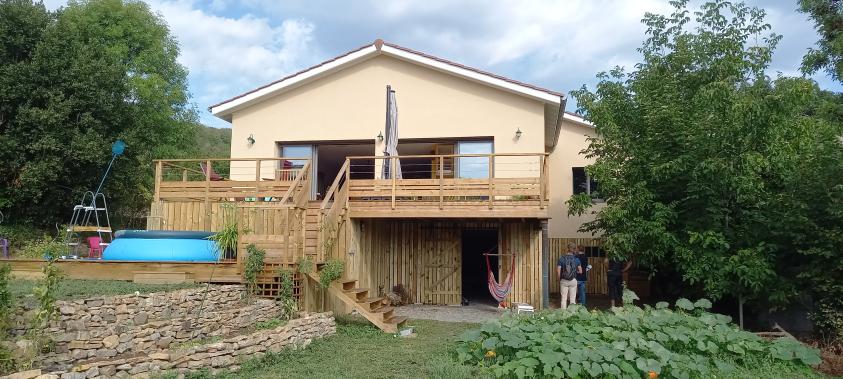 Les deux terrasses et le vide sous dalle bois