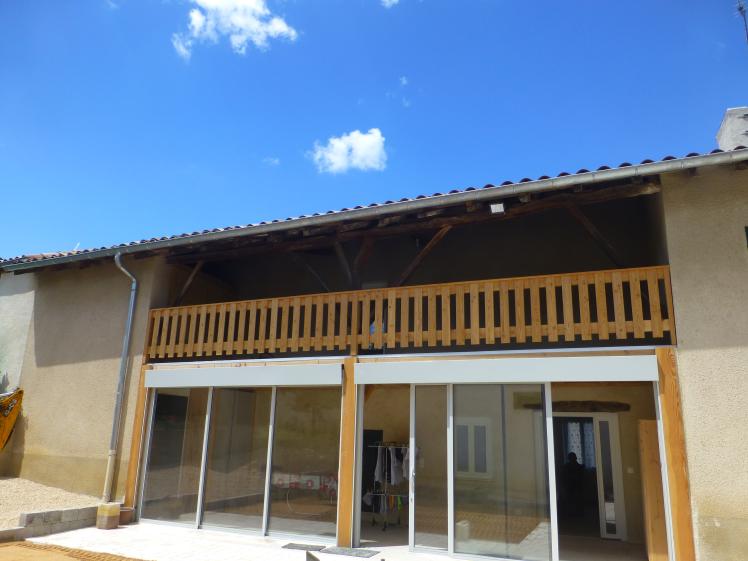 Reconstruction de la terrasse à l'emplacement de celle qui existait autrefois et