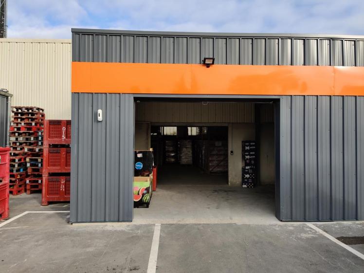 Extension - Porte d'accès à l'entrepôt