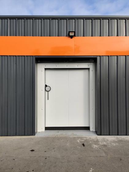Extension - Porte d'accès à la chambre froide