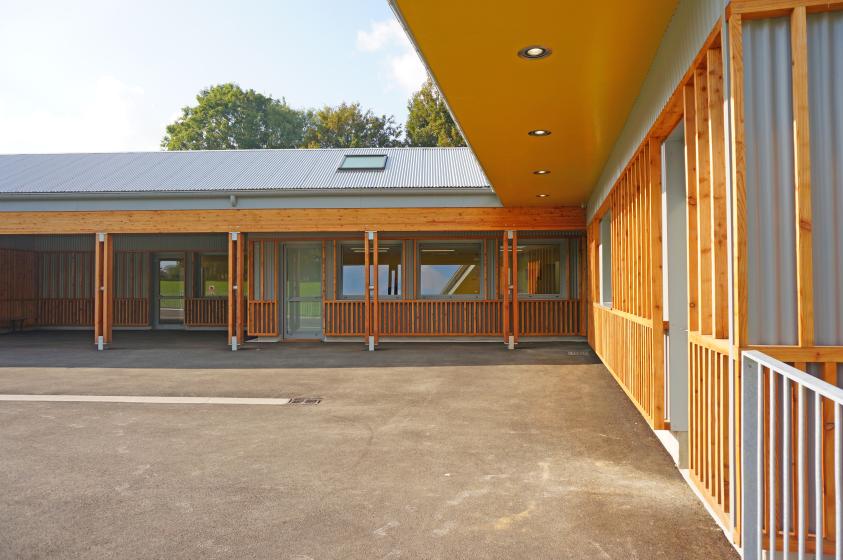 Ecole Les Prés Verts de Berville - la cour