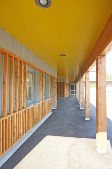 Ecole Les Prés Verts de Berville - la galerie préau