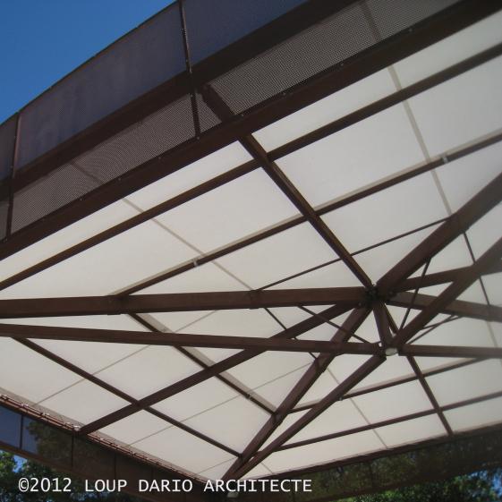 PREAU METAL ET TEXTILE DE PROTECTION SOLAIRE / PAS DE RETENTION DE CHALEUR L'ETE