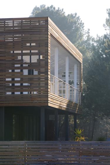 Bardage et brume. Benoit Bost Photographe. Projet Keypost / whyarchitecture