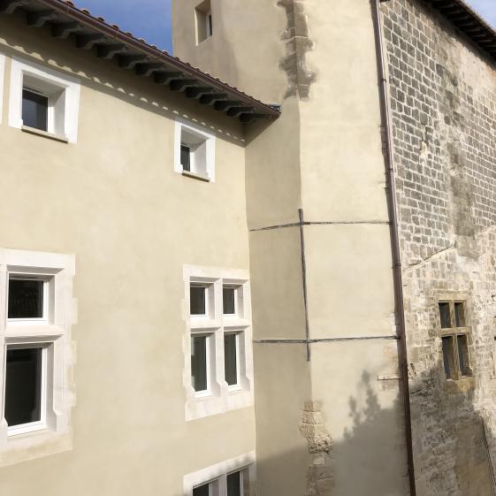 Vue façade sur cours - après travaux