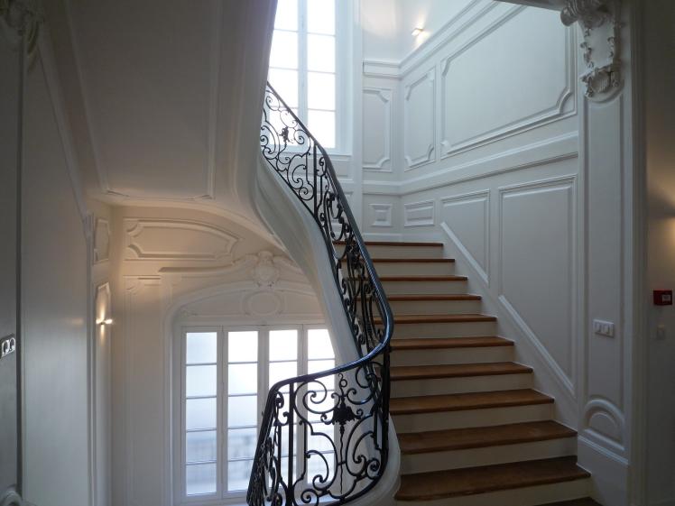 Vue de l’escalier du Bâtiment Rue  © Rethink