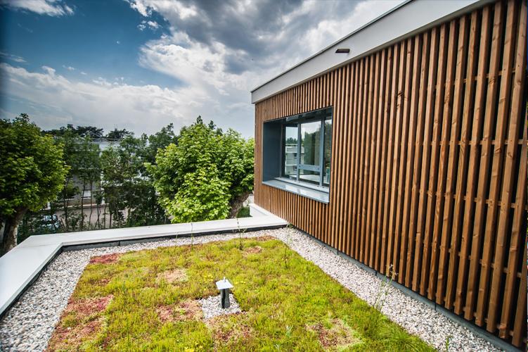 labo-ipb-bacin-bocuse-toiture-vegetalise-architecte.jpg