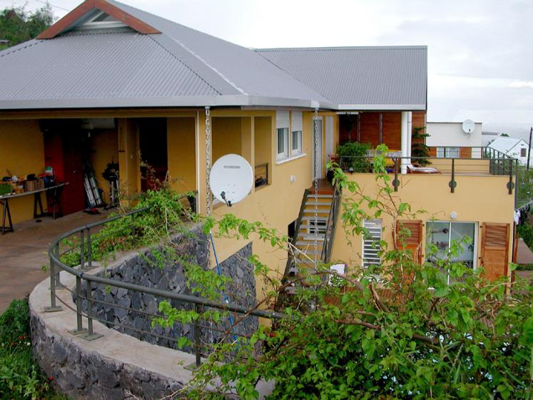 CAR PORT
