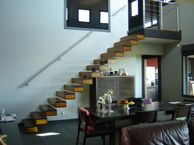 ESCALIER SALON