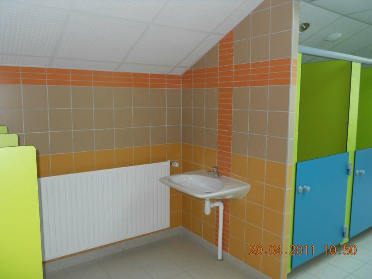 st_sulpice_ecole_interieur_wc.jpg