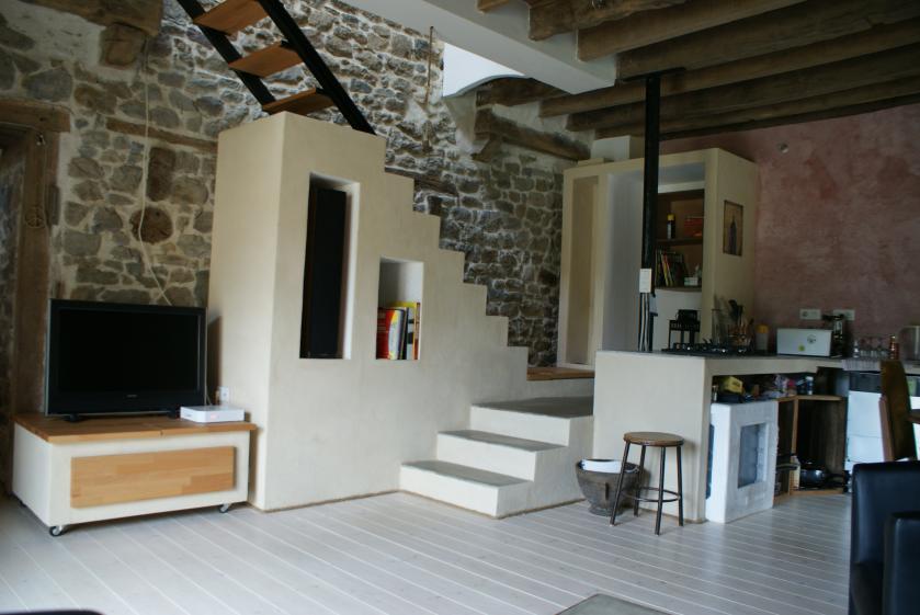 vue de l'escalier meuble