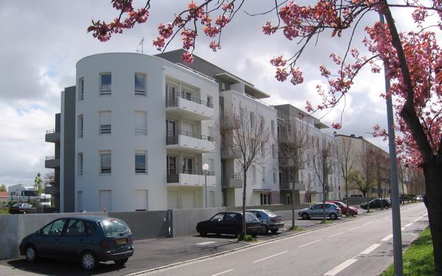 NANTES-CLOS DES TAMARIS-CÔTÉ RUE VERS LE SUD