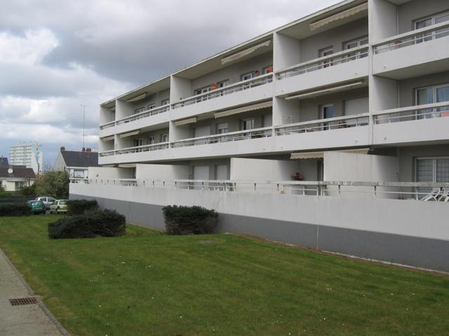 REZÉ-VILLA CURIE-VERS L'OUEST