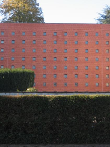 NOZAY-MAISON DE RETRAITE-CÔTÉ RUE-MUR DE BRIQUES