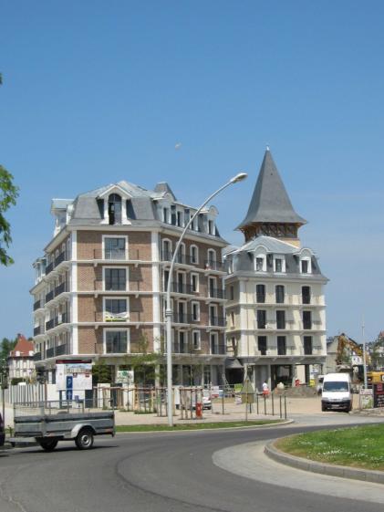LOT C - vue depuis la gare de Deauville