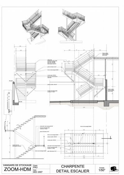 detail des escaliers d'acces à la coursive