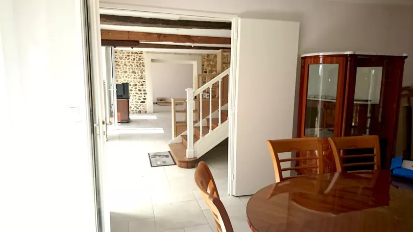 Les baies du séjour on été agrandies.