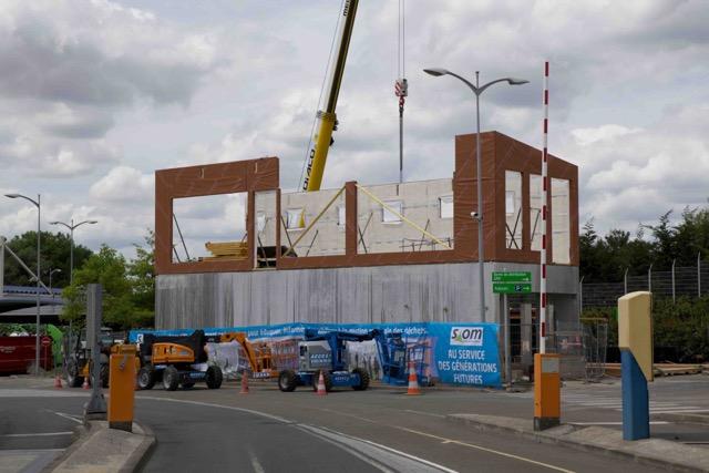 la surélévation en ossature bois en cours de pose